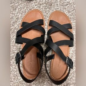 Toms, black sandals